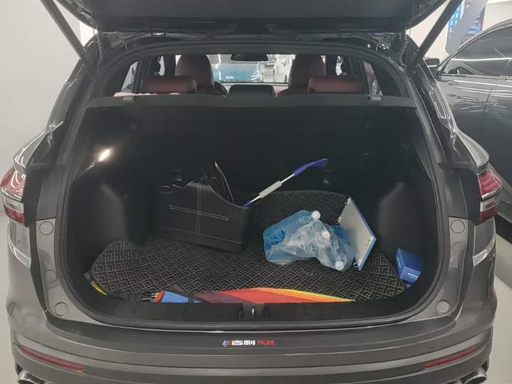 Фото 4 - Geely Coolray