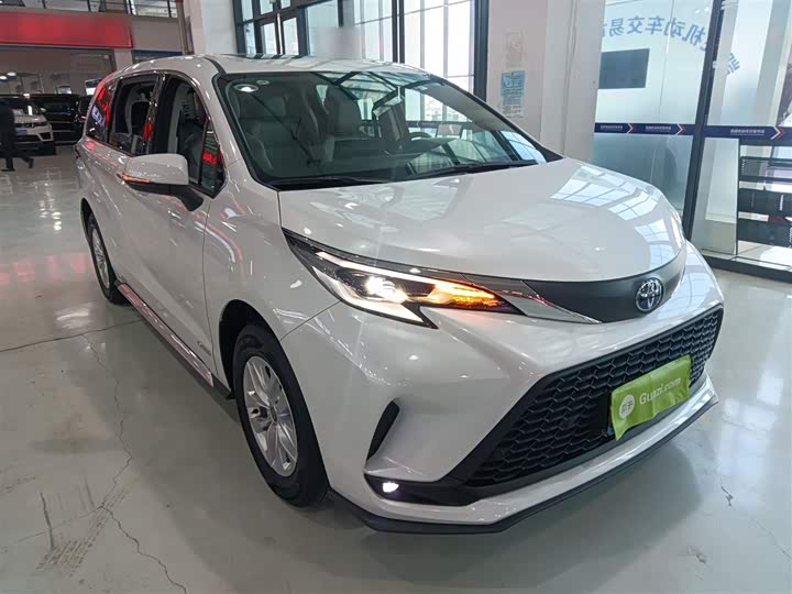 Фото 4 - Toyota Granvia