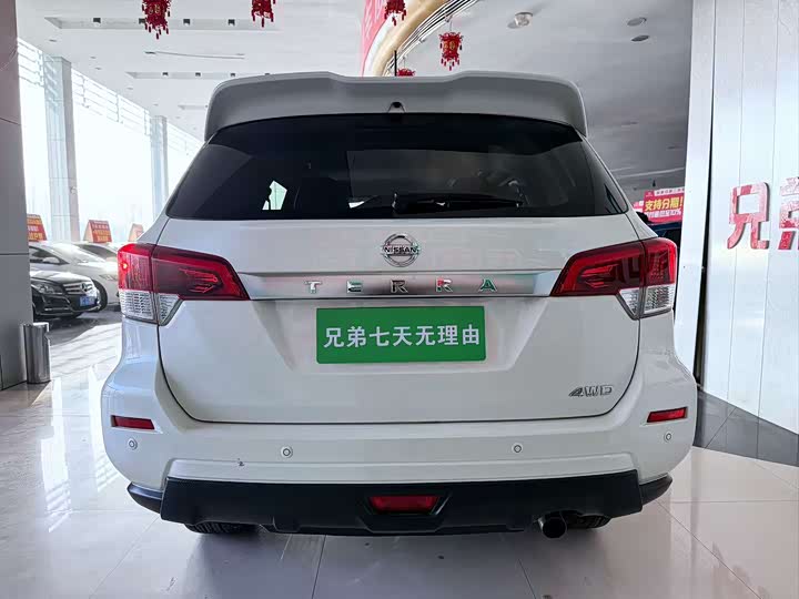 Фото 9 - Nissan Terra