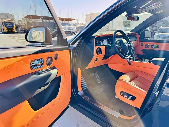 Фото 3 - Rolls-Royce Cullinan