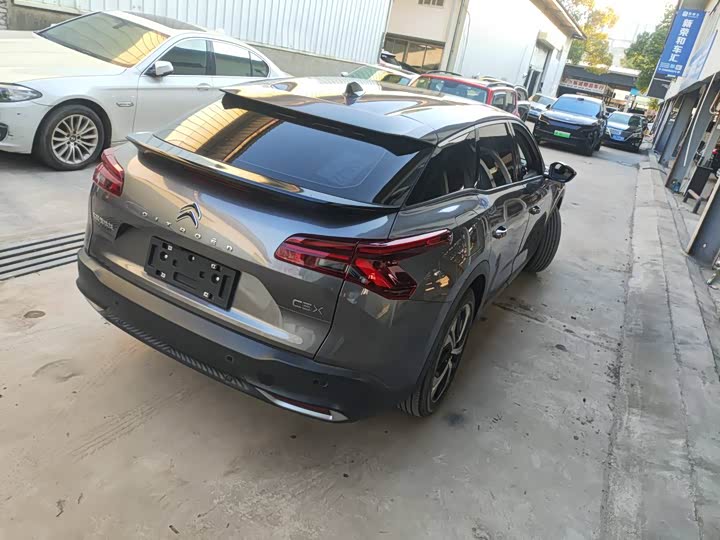 Фото 2 - Citroen C5 X