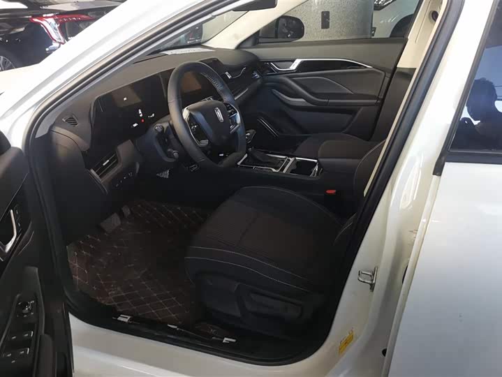 Фото 9 - Bestune B70