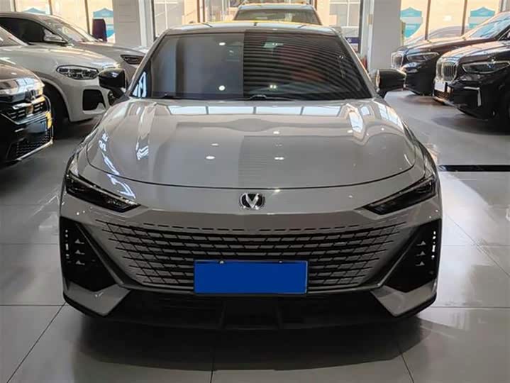 Фото 2 - Changan UNI-V