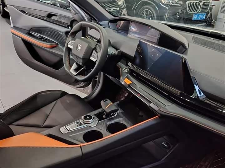 Фото 5 - Changan UNI-V