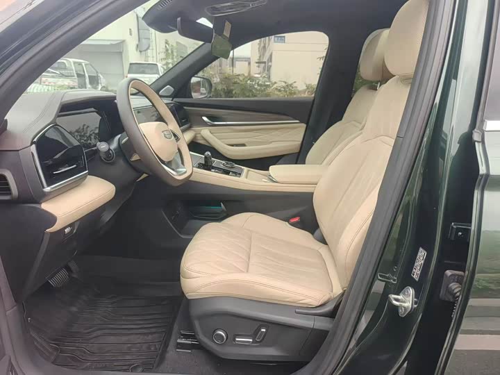 Фото 9 - Geely Monjaro