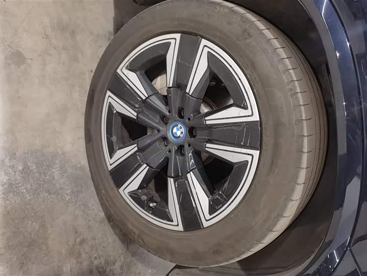 Фото 6 - BMW iX3