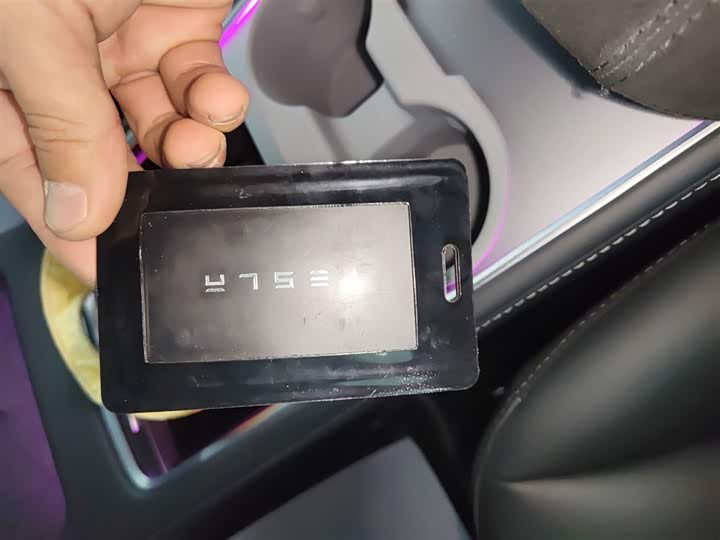 Фото 9 - Tesla Model 3