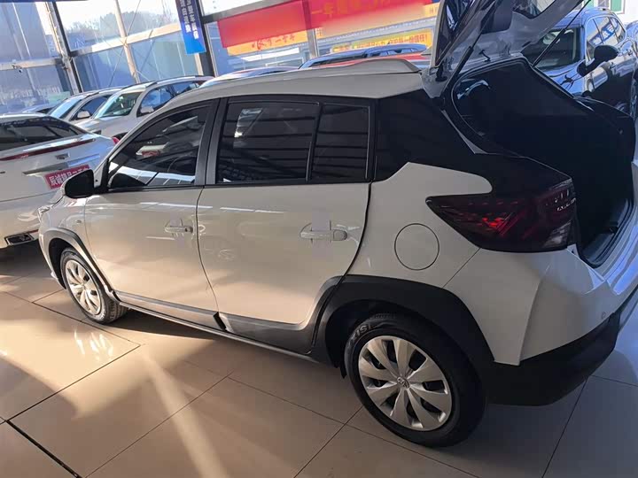 Фото 5 - Toyota Yaris L Hatchback