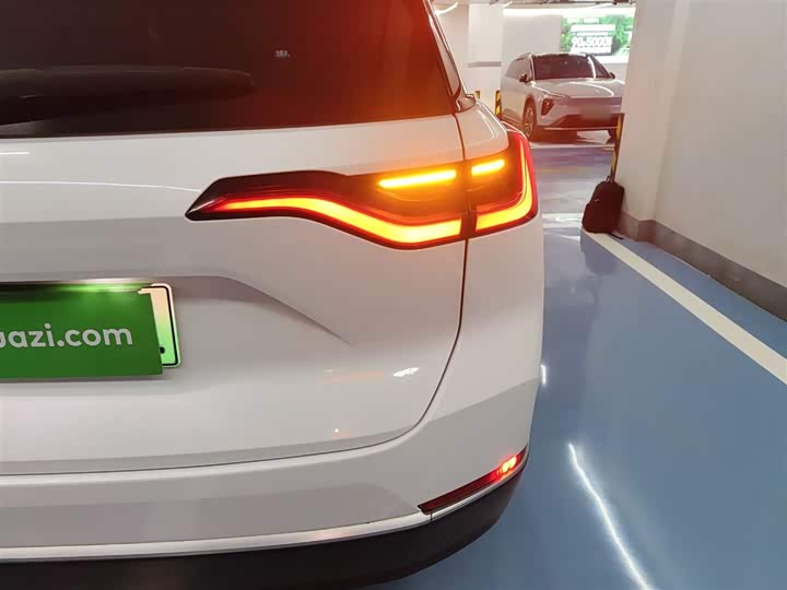 Фото 8 - Nio ES8