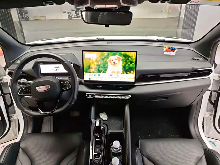 Фото 6 - Geely Coolray