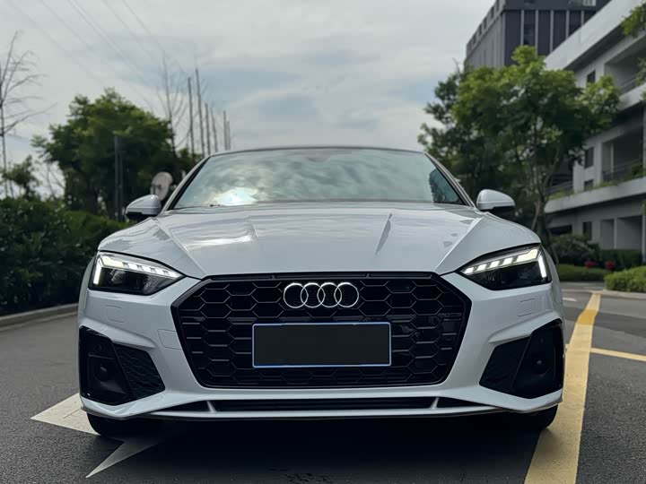 Фото 2 - Audi A5
