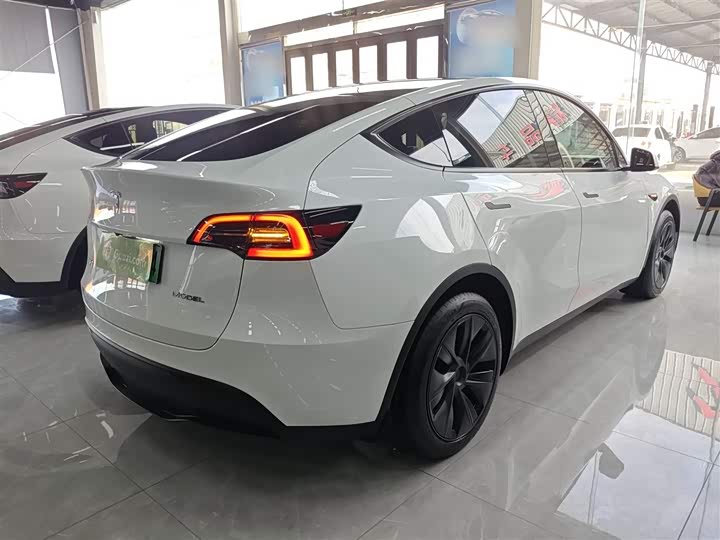 Фото 7 - Tesla Model Y