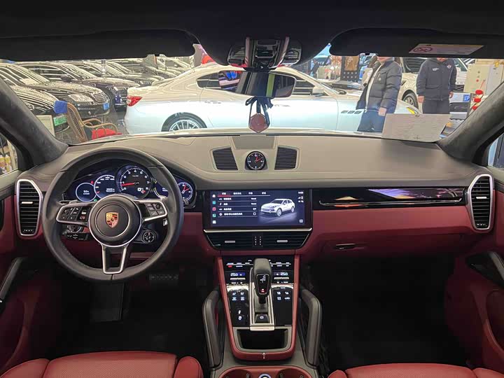 Фото 5 - Porsche Cayenne