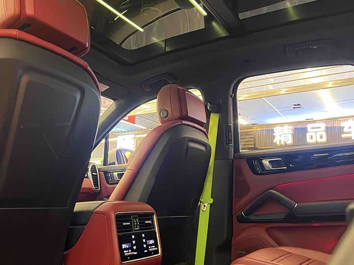 Фото 9 - Porsche Cayenne