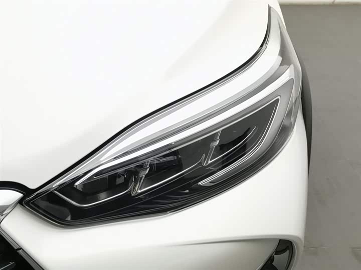 Фото 7 - Toyota Yaris L Hatchback