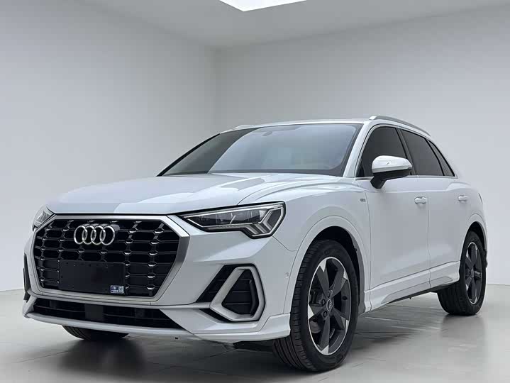 Фото 1 - Audi Q3