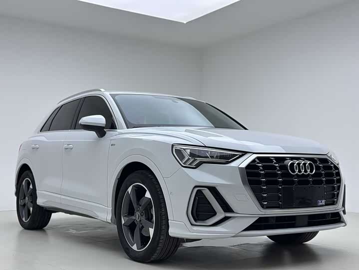 Фото 2 - Audi Q3