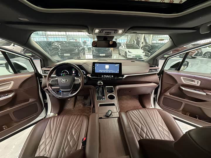 Фото 5 - Toyota Sienna