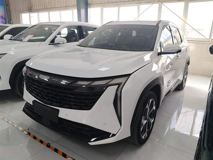 Фото 2 - Geely Atlas L