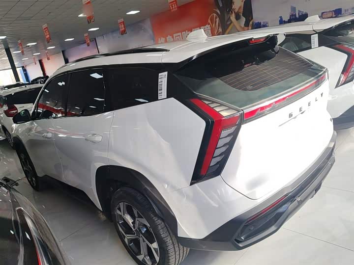 Фото 5 - Geely Atlas L