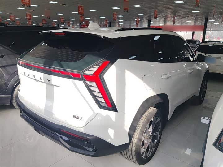 Фото 7 - Geely Atlas L