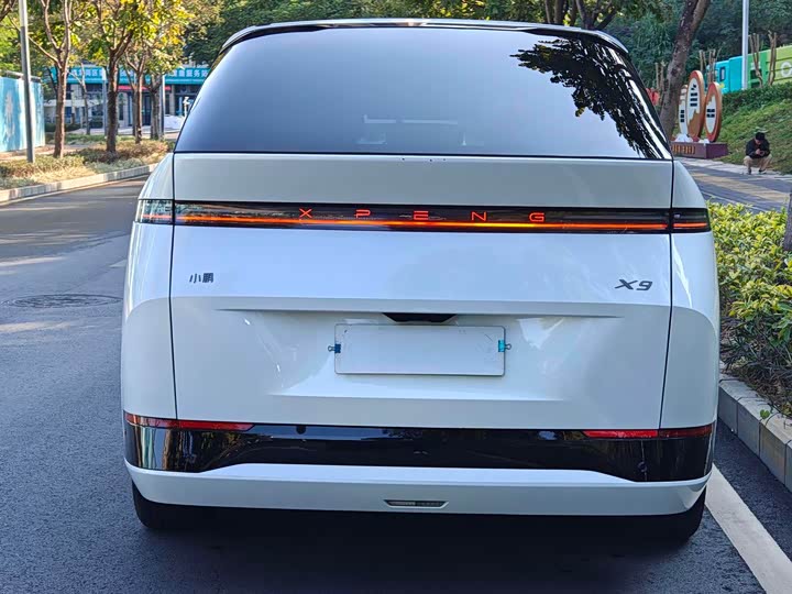 Фото 5 - XPeng X9