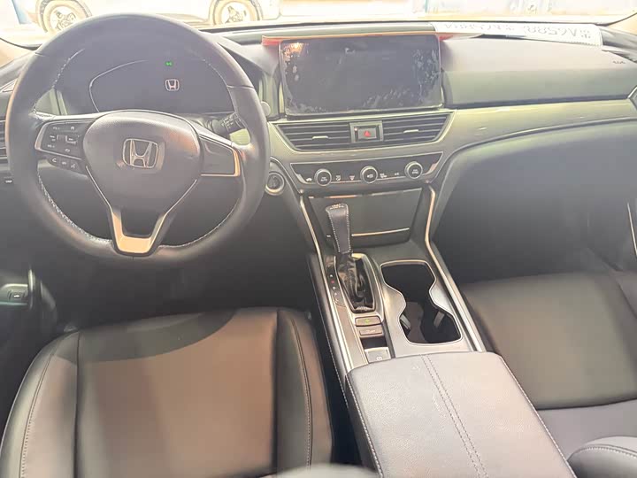 Фото 5 - Honda Accord