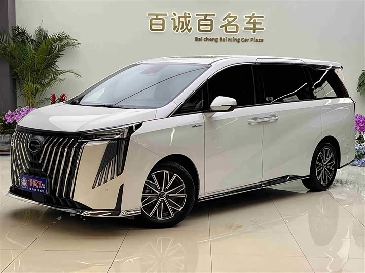 Фото 2 - GAC Trumpchi M8