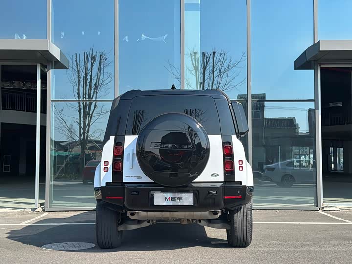 Фото 4 - Land Rover Defender