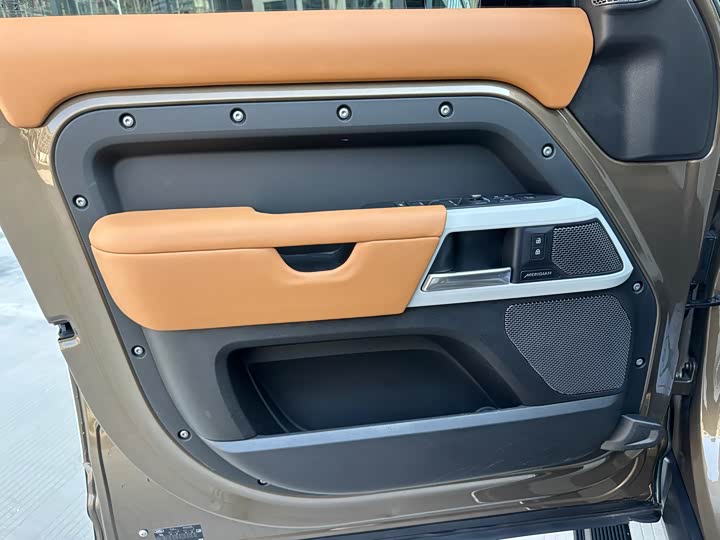 Фото 7 - Land Rover Defender