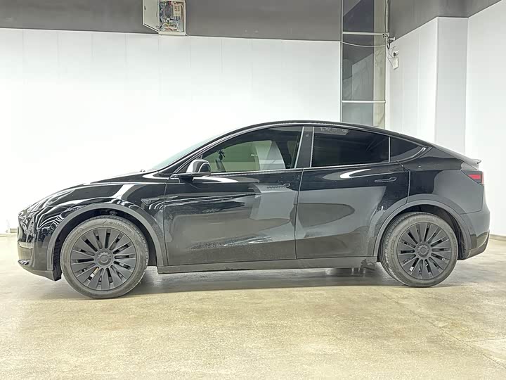 Фото 3 - Tesla Model Y