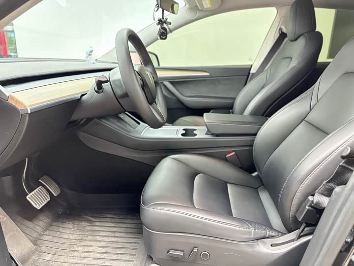 Фото 6 - Tesla Model Y