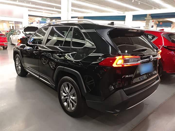 Фото 5 - Toyota Wildlander