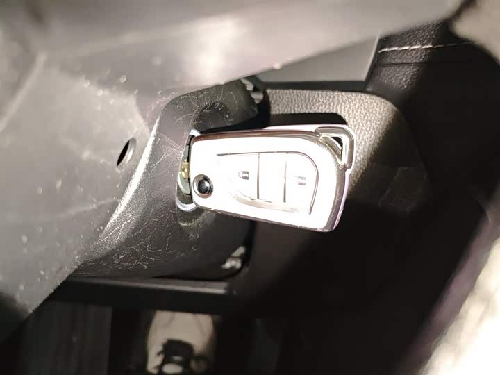 Фото 9 - Toyota Wildlander