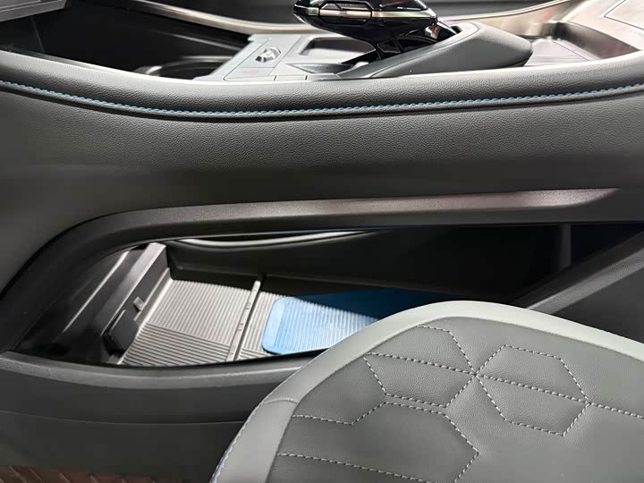 Фото 8 - Ford Edge