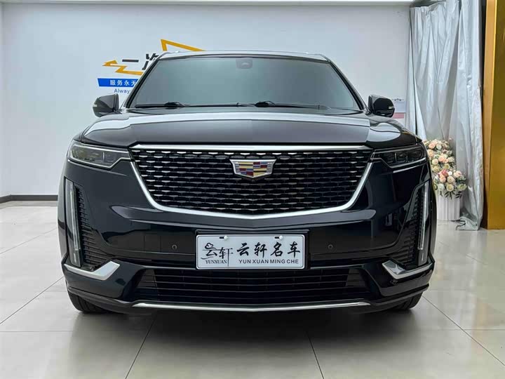 Фото 2 - Cadillac XT6