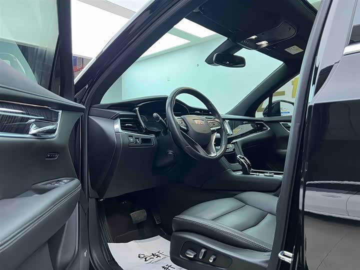 Фото 4 - Cadillac XT6