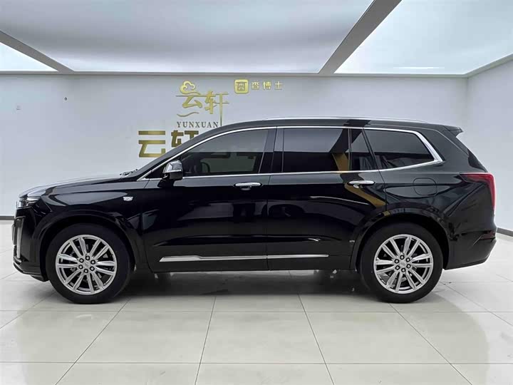 Фото 9 - Cadillac XT6