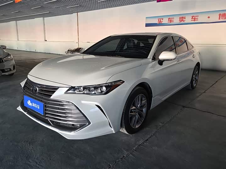 Фото 1 - Toyota Avalon