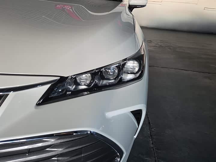 Фото 5 - Toyota Avalon