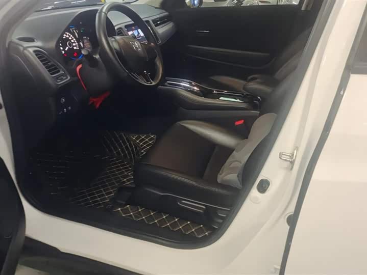 Фото 9 - Honda Vezel