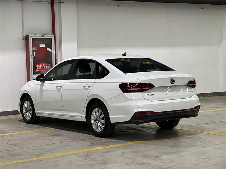 Фото 4 - Volkswagen Lavida