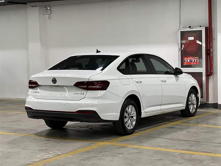 Фото 5 - Volkswagen Lavida