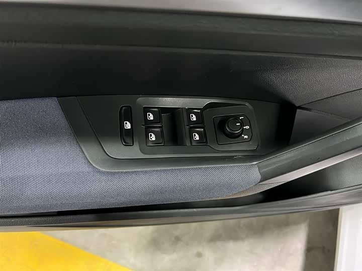 Фото 9 - Volkswagen Lavida