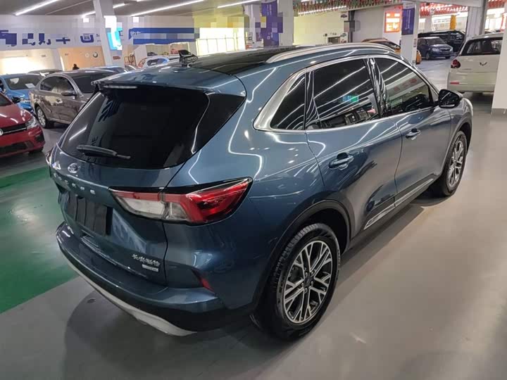 Фото 7 - Ford Escape