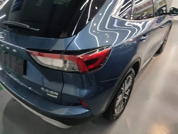 Фото 8 - Ford Escape