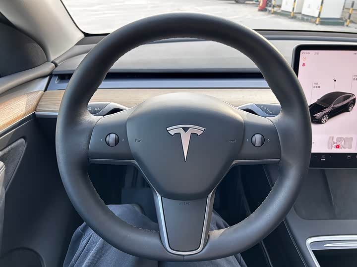 Фото 9 - Tesla Model Y