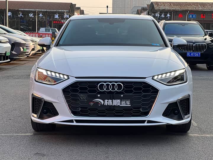 Фото 2 - Audi A4L