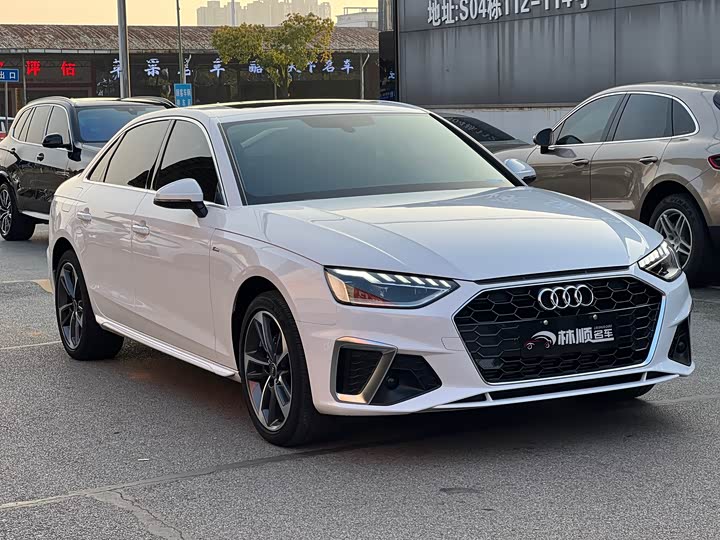 Фото 3 - Audi A4L