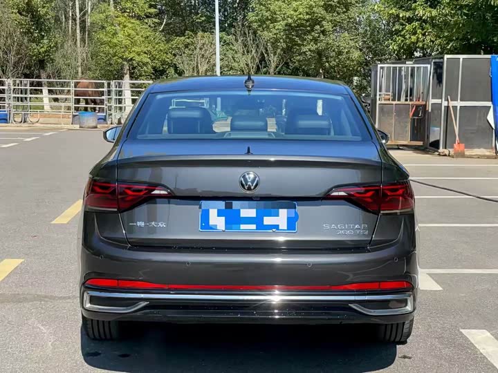 Фото 8 - Volkswagen Sagitar L